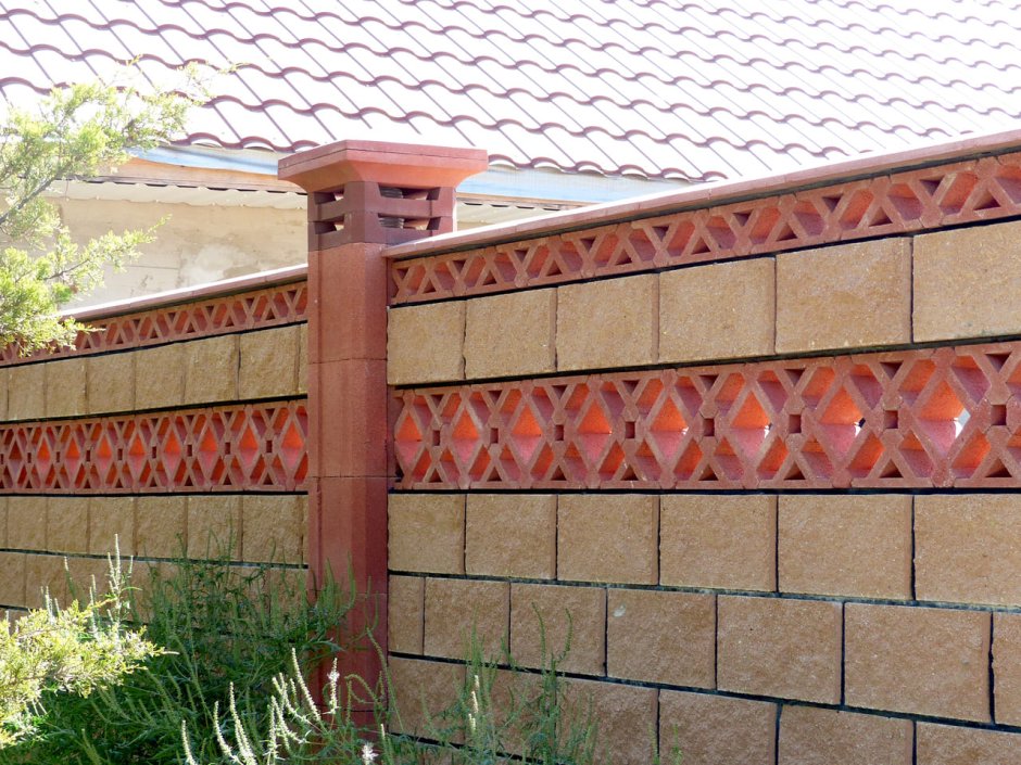 Забор из французского камня