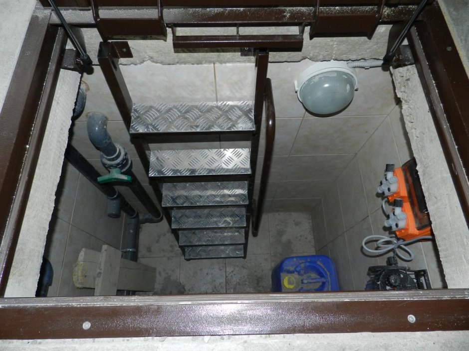 Лестница в погреб