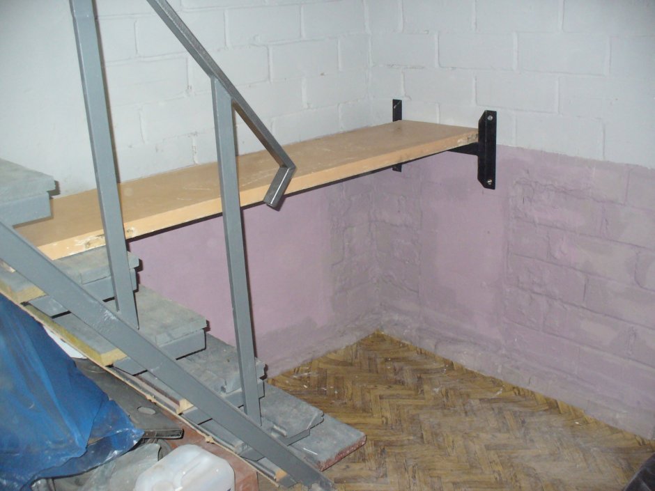 Лестница в смотровую яму