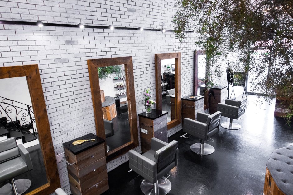 Салон красоты в стиле под дерево