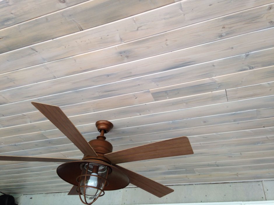 Потолок из досок