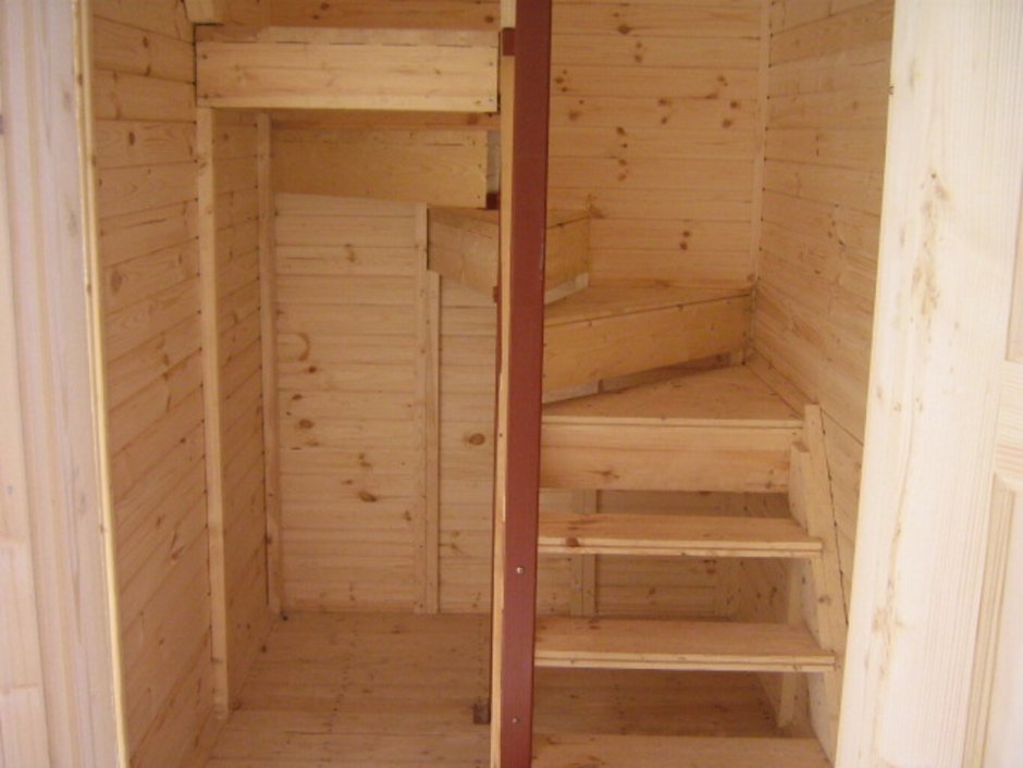 Ванная комната под лестницей