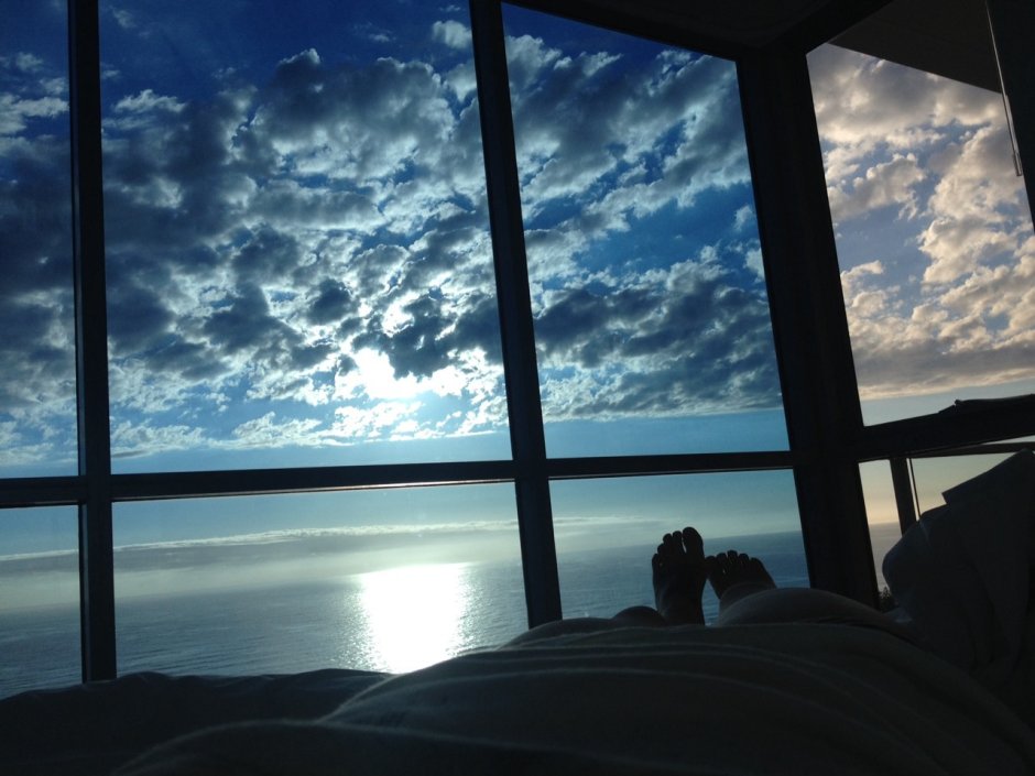 Атмосферный вид из окна