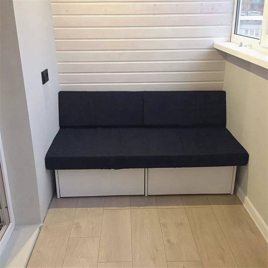 Пуфик на балкон с ящиком