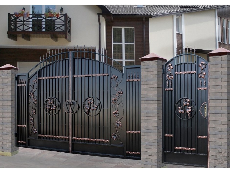 Дизайнерская калитка из металла