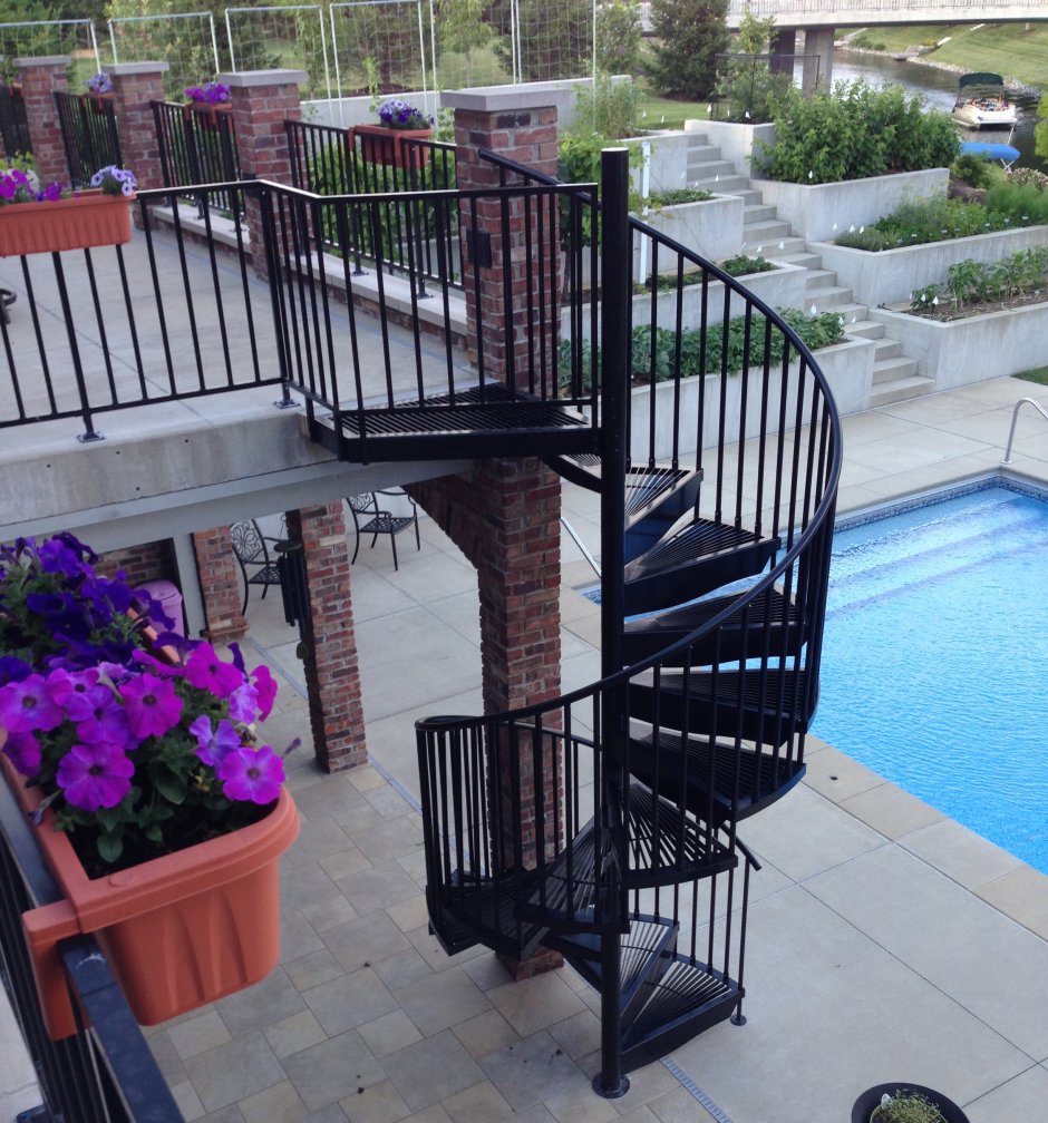 Винтовая лестница на балкон