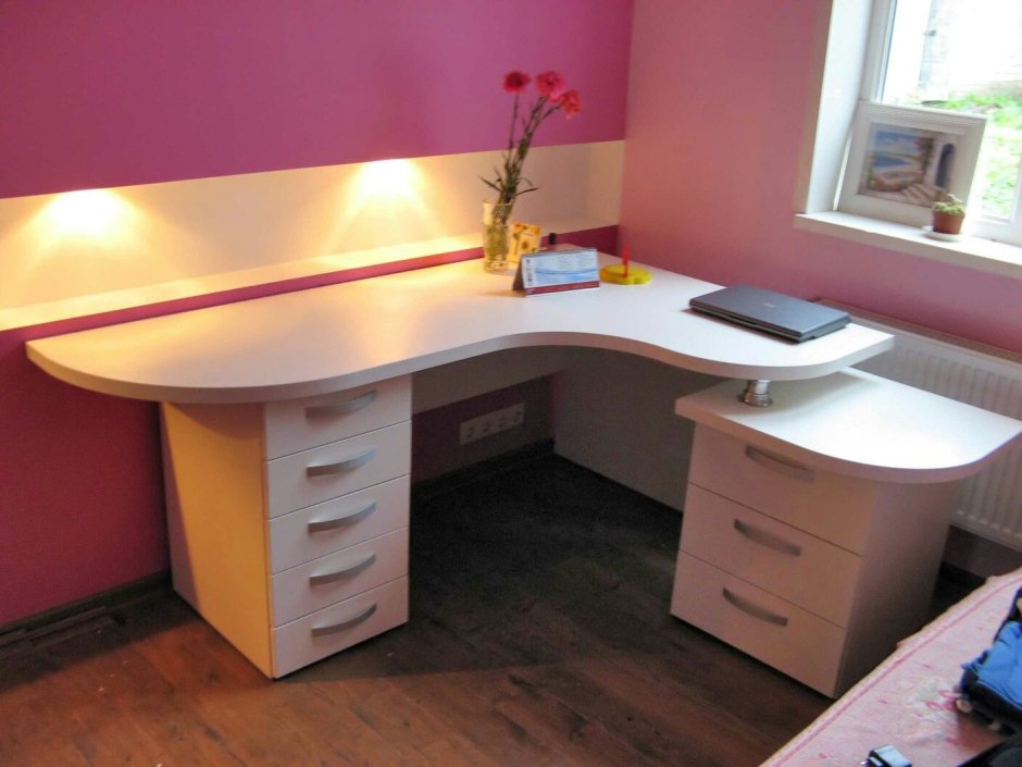 Стол с толстой столешницей