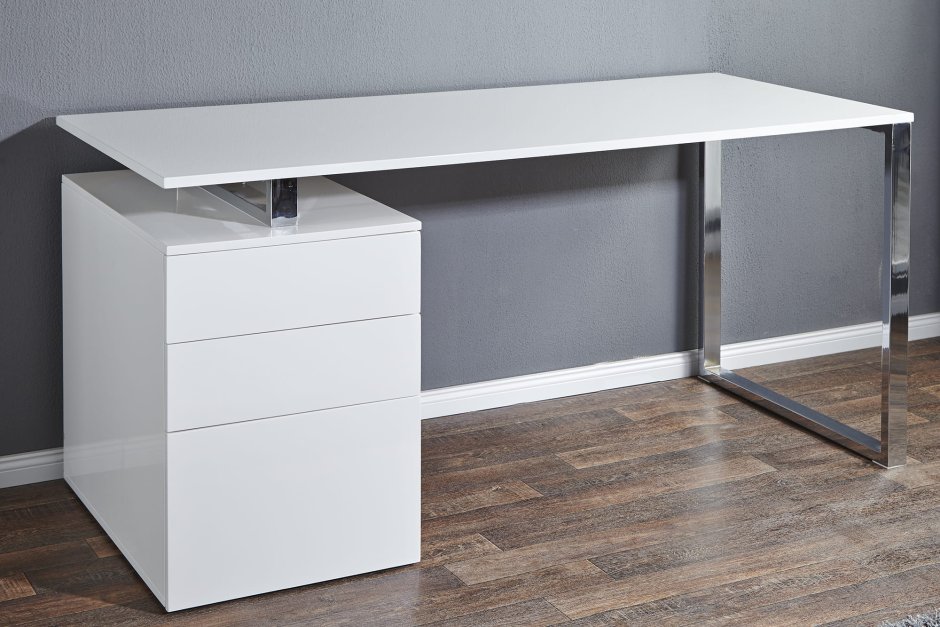 Угловой письменный стол для школьника