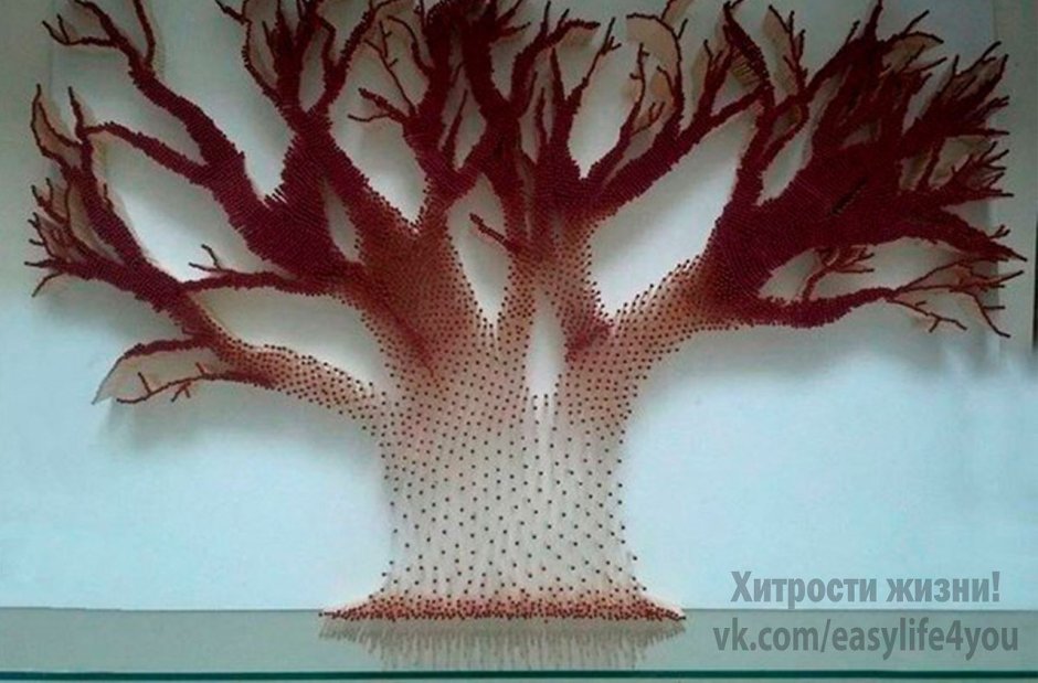 Дерево из подручных материалов