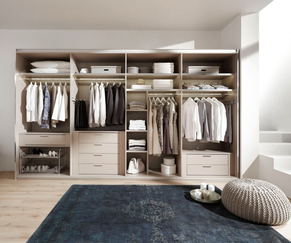 Грамотное наполнение шкафа купе