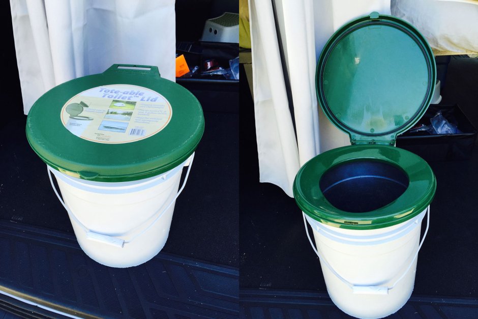 Унитаз для дачного туалета пластиковый с септиком