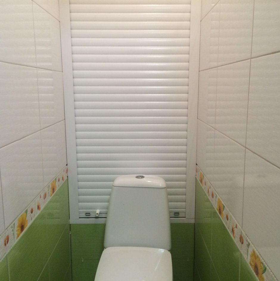 Деревянные дверцы в туалет