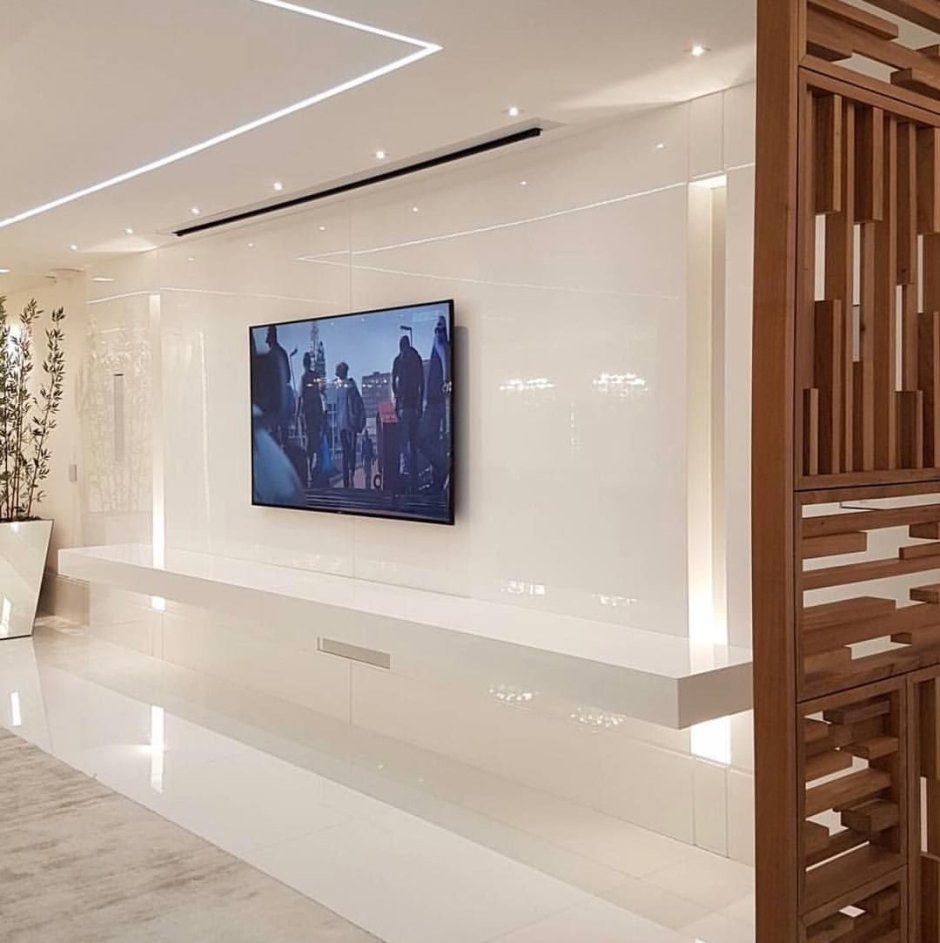 Телевизор в нише