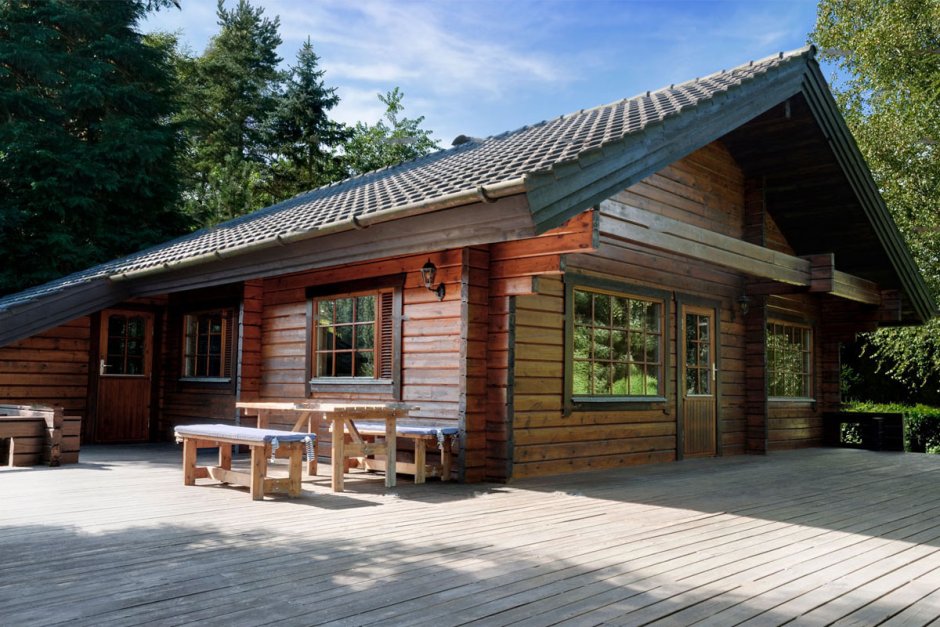 Одноэтажный бревенчатый дом в скандинавском стиле