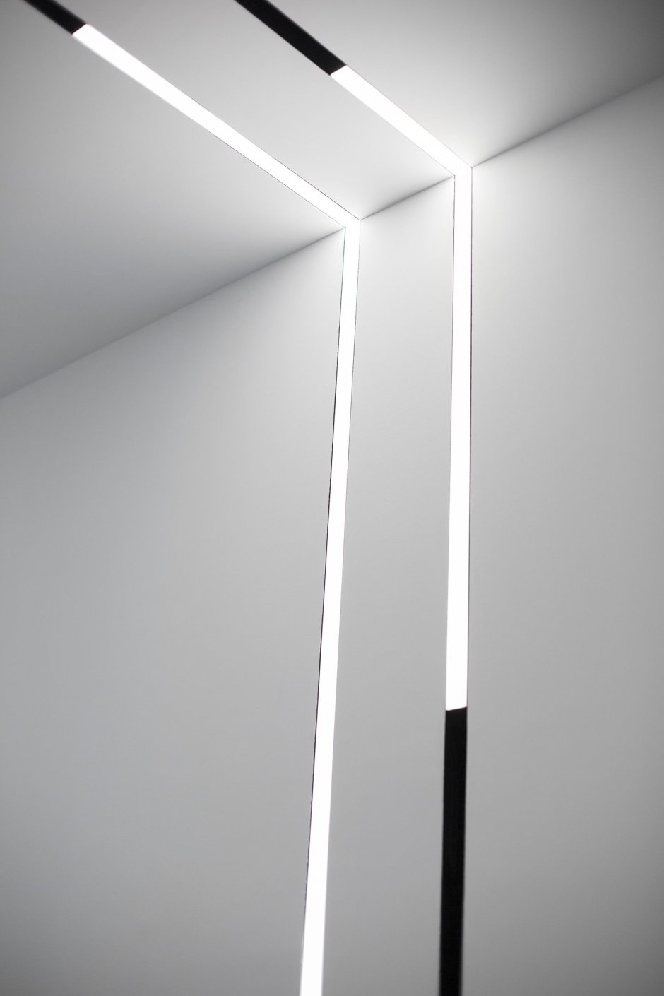 Flos магнитный шинопровод