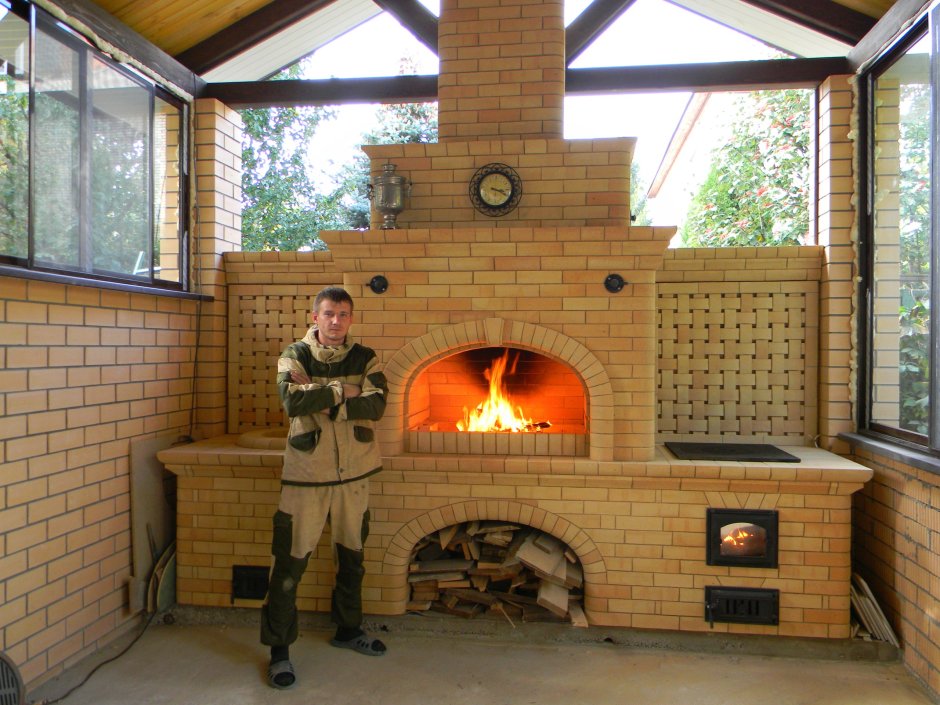 Беседка из кирпича с мангалом