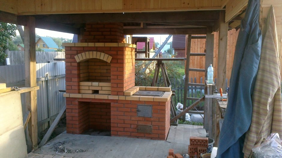 Небольшой мангал из кирпича