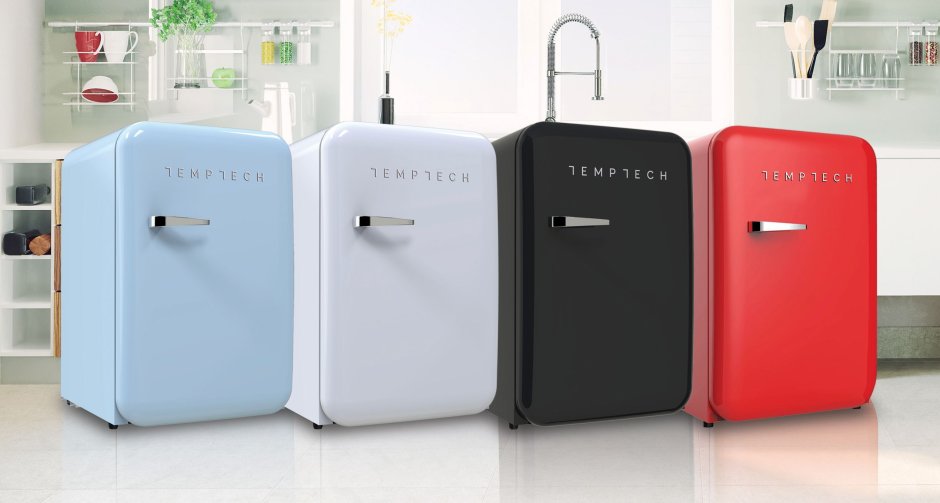 Ретро холодильник старый