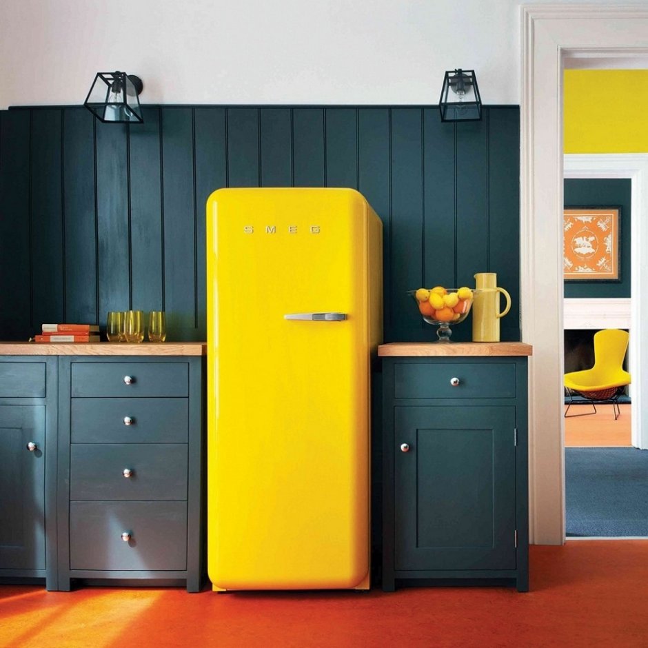 Холодильник Смег ретро желтый