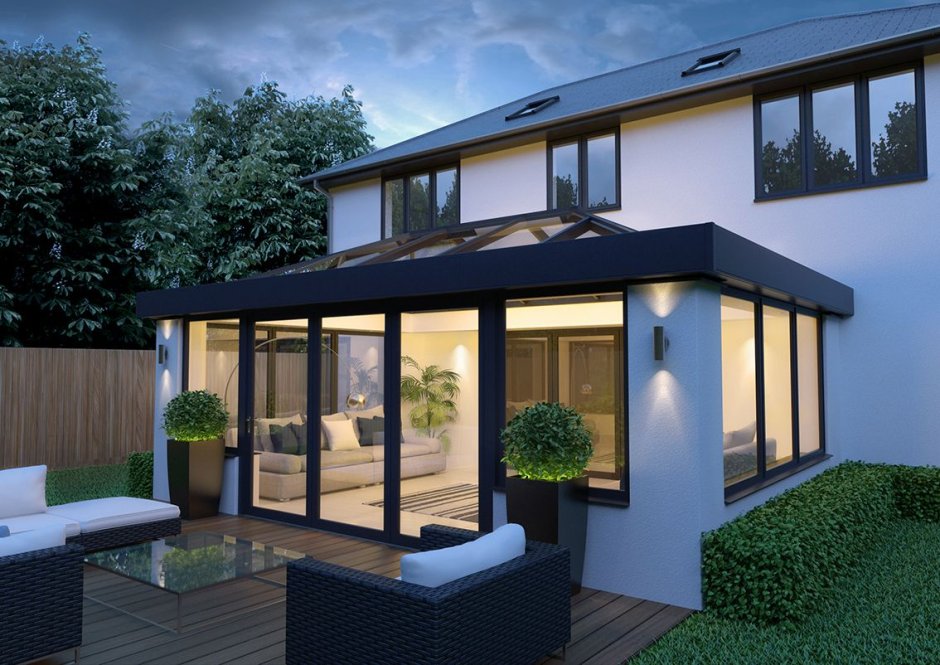 Небольшой дом с застекленной террасой