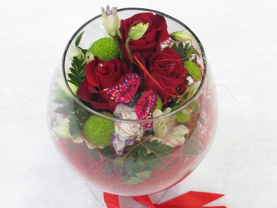 Цветочные композиции в стеклянных сосудах