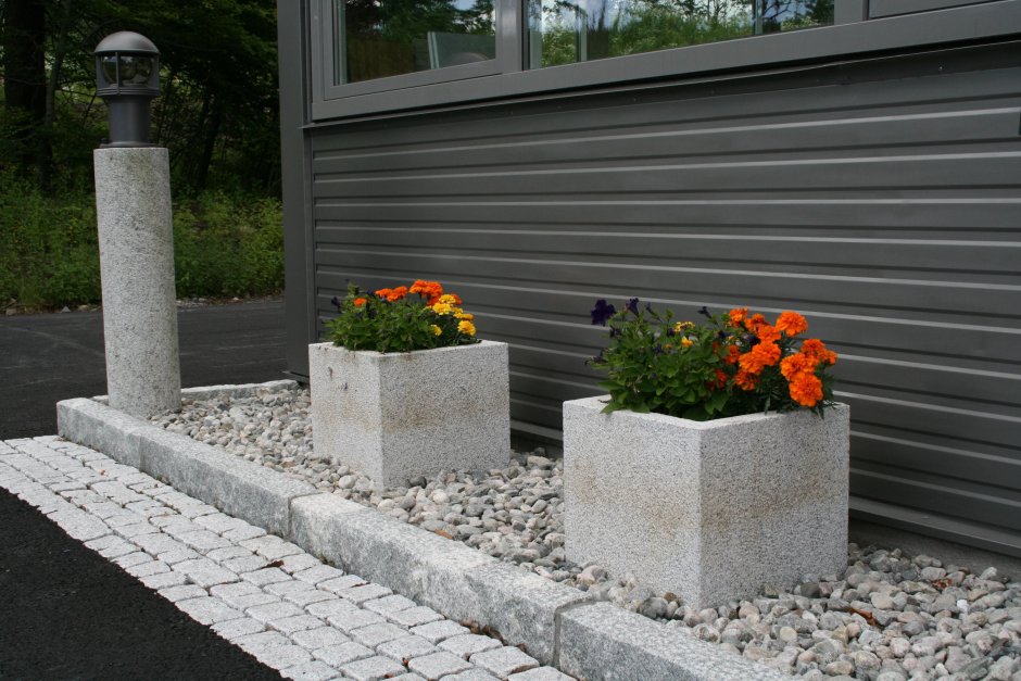 Бетонное ограждение для клумб