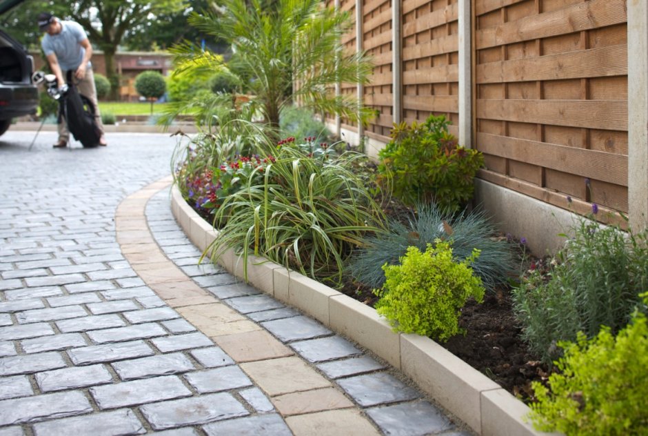 Бордюр из кирпича