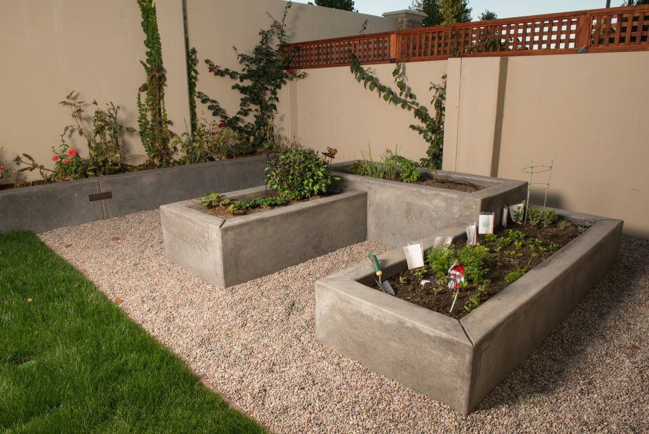 Клумбы из бетона