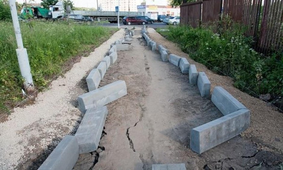 Бетонные бордюры для дорожек