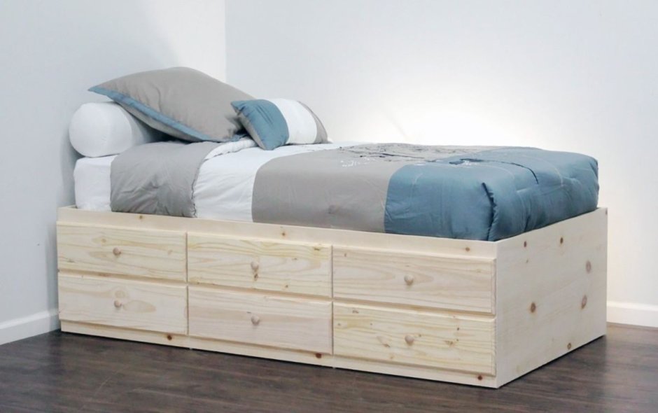 Кровать с ящиками внизу