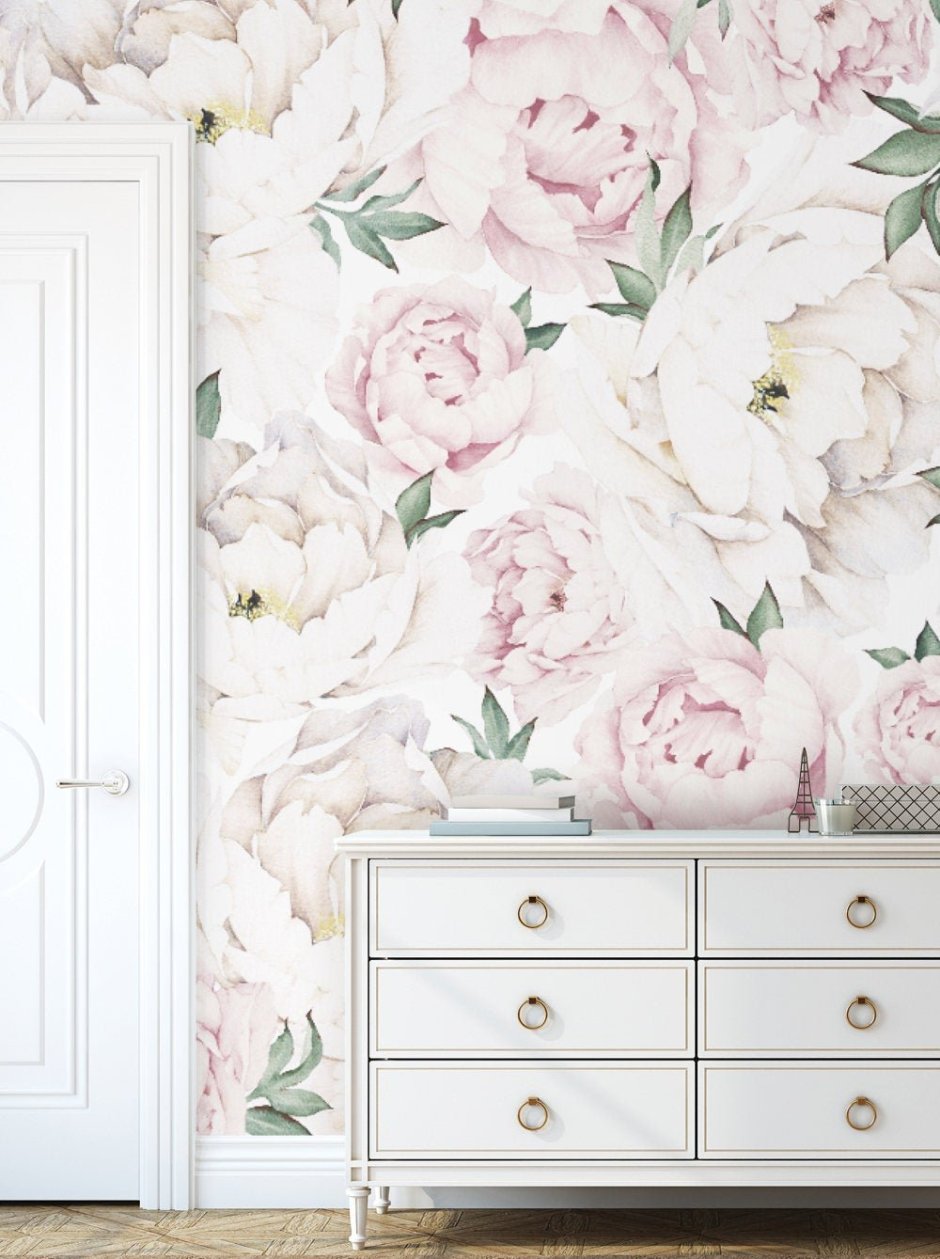 Пионы на стене