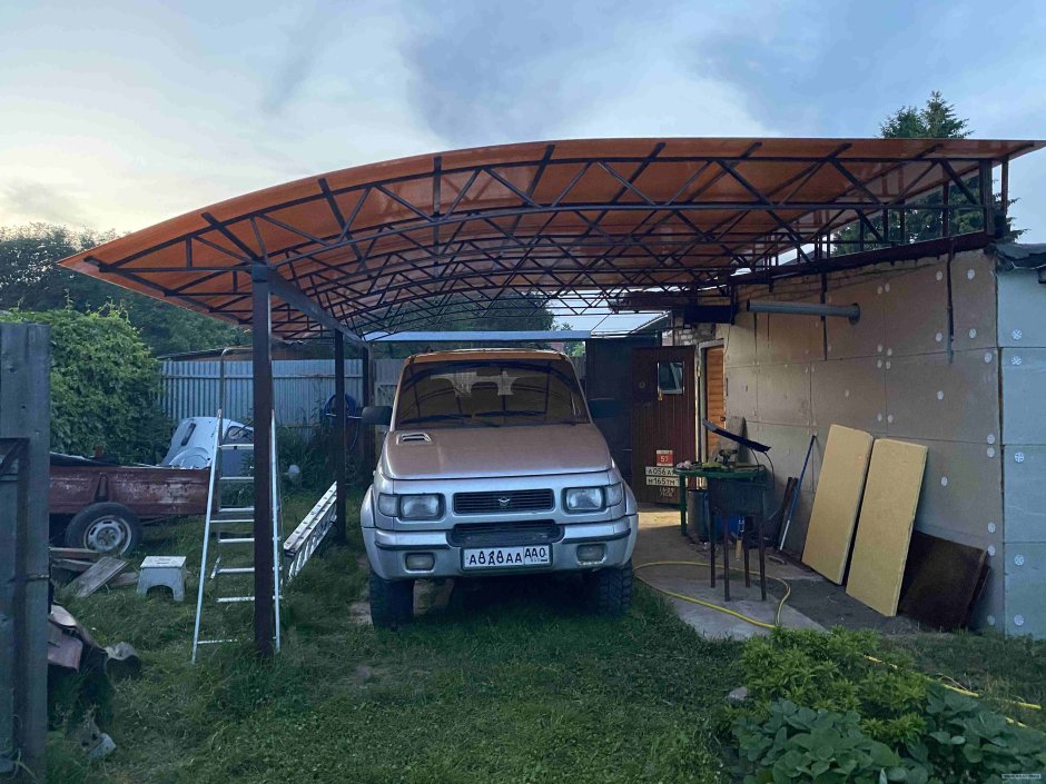 Навес для авто из пластиковых труб