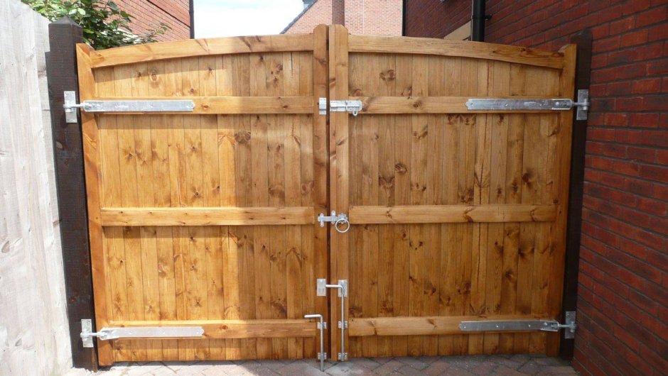 Ворота деревянные распашные