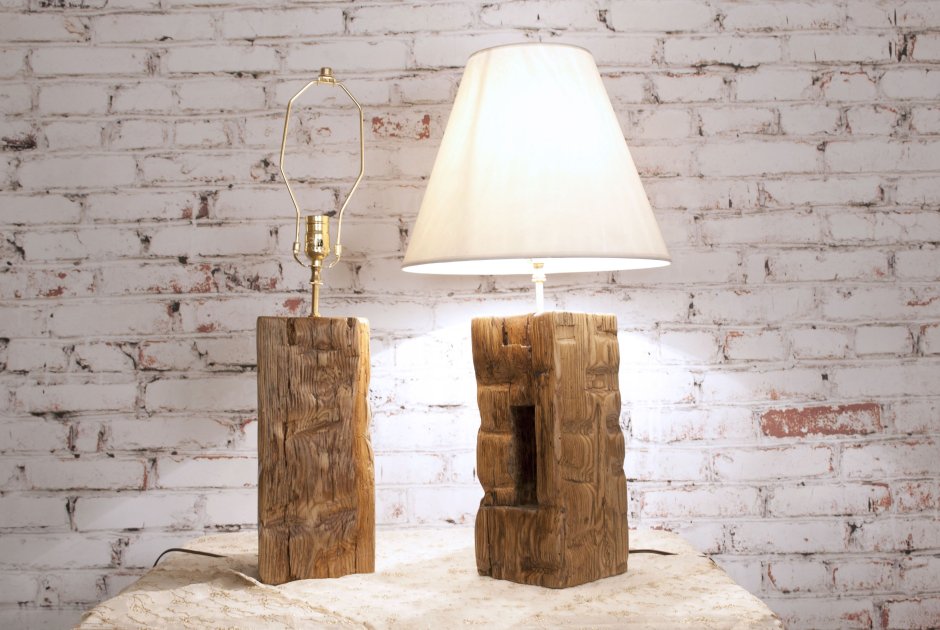 Светильник из дерева
