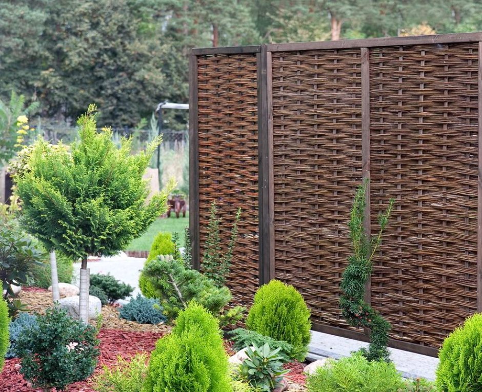 Декоративный забор от соседей