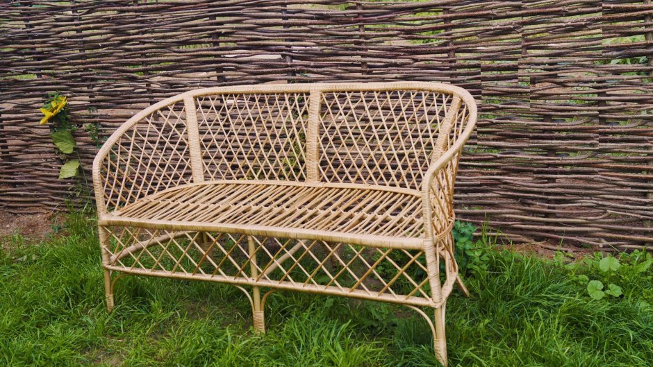 Плетеная беседка из веток