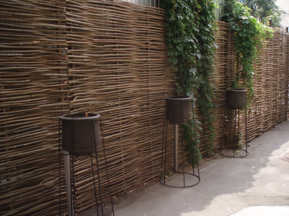 Забор из искусственного ротанга