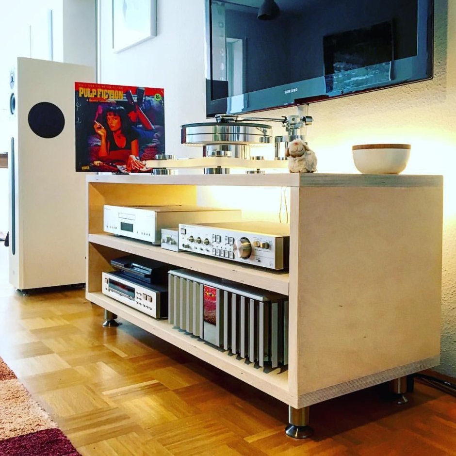 Тумбочка для пластинок