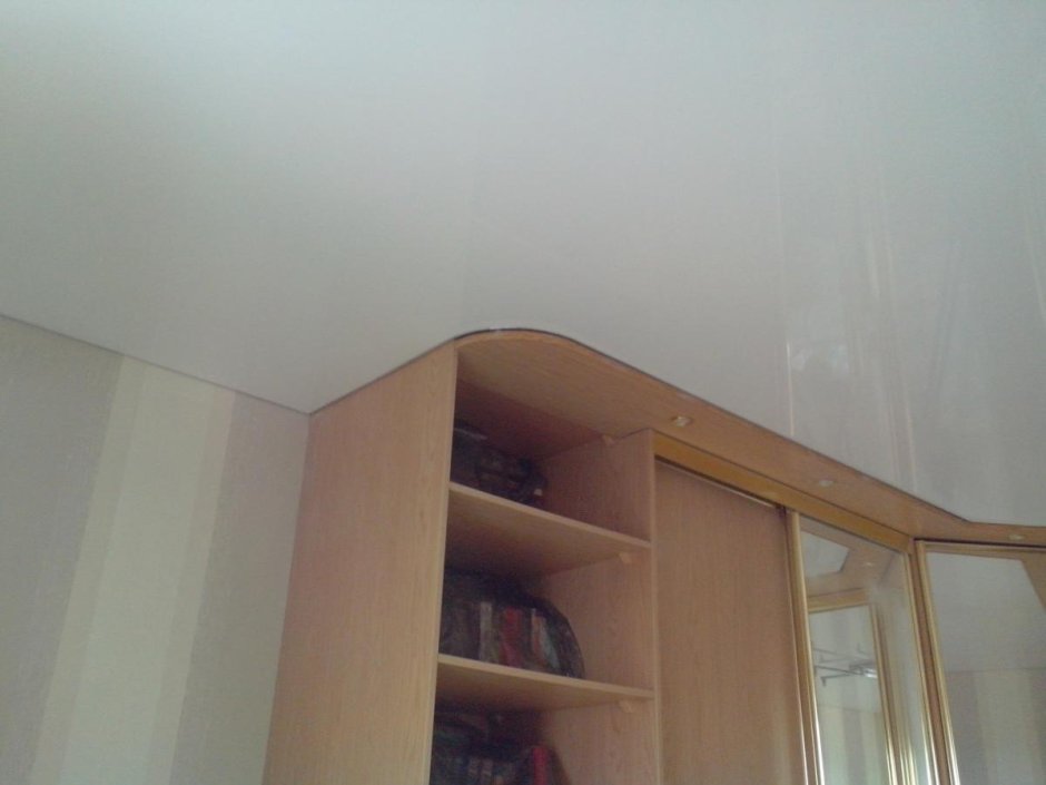 Натяжной потолок к шкафу