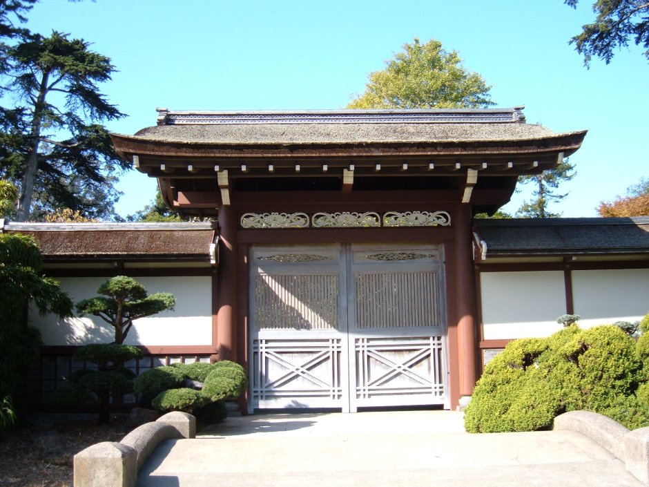 Японские арки в саду