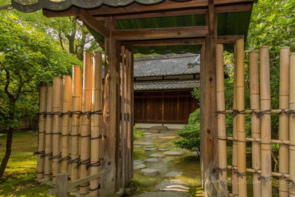 Садовая арка в японском стиле