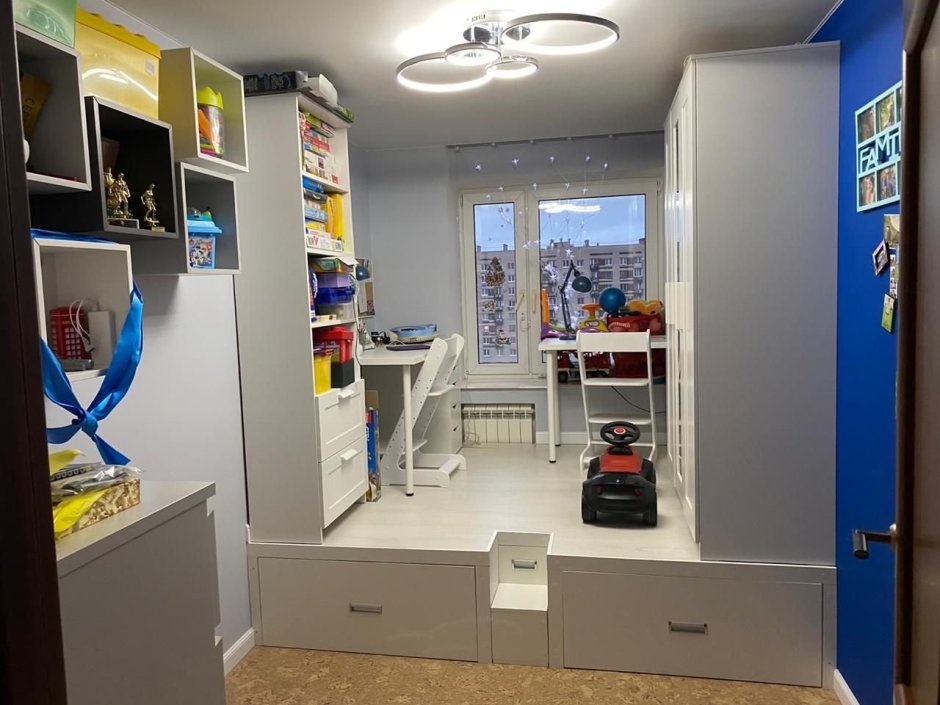 Кровать чердак с подиумом