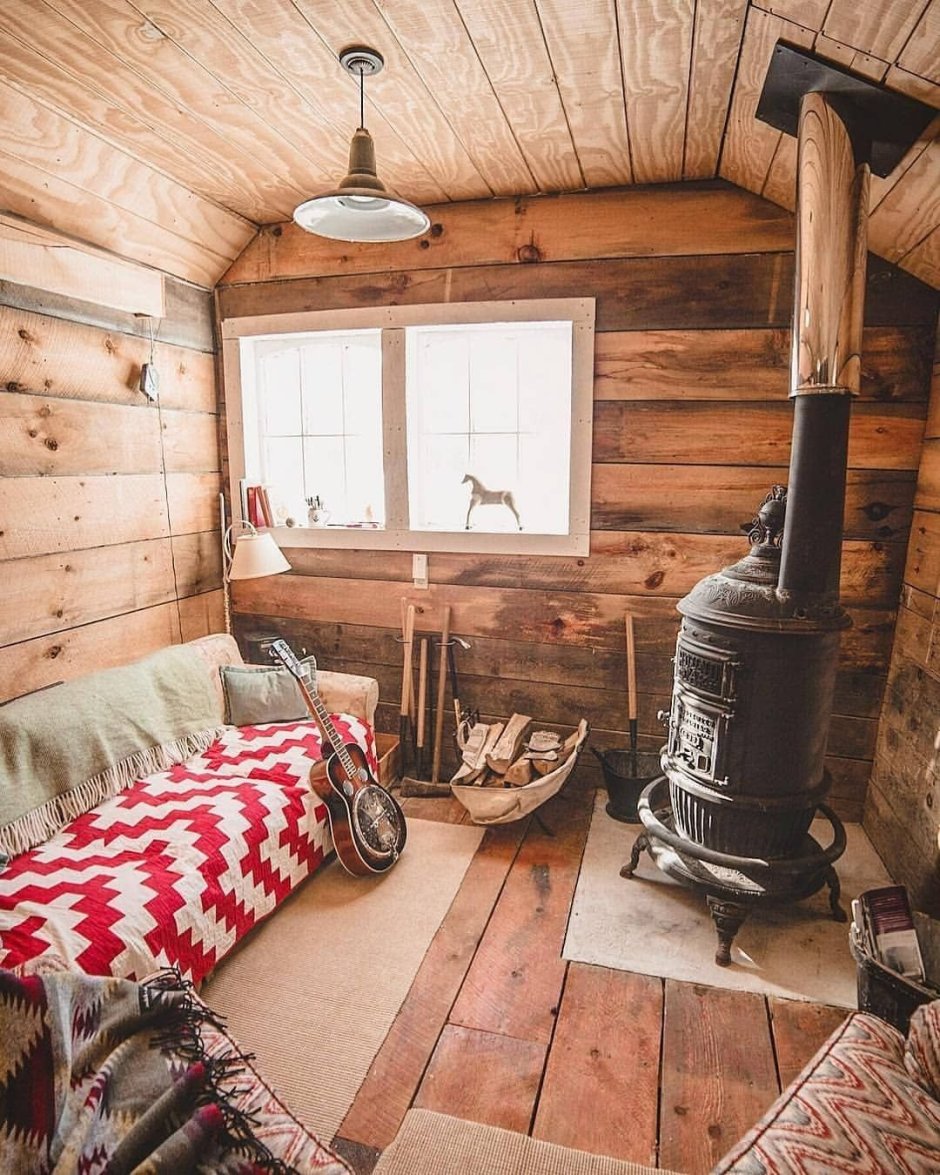 Погодинская изба внутри