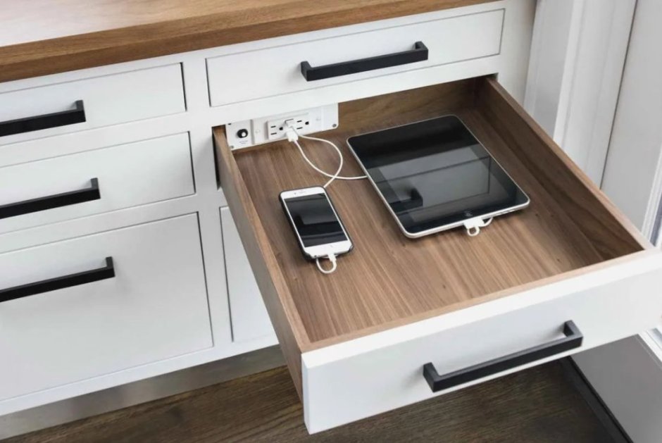 Перегородка с вращающимся телевизором