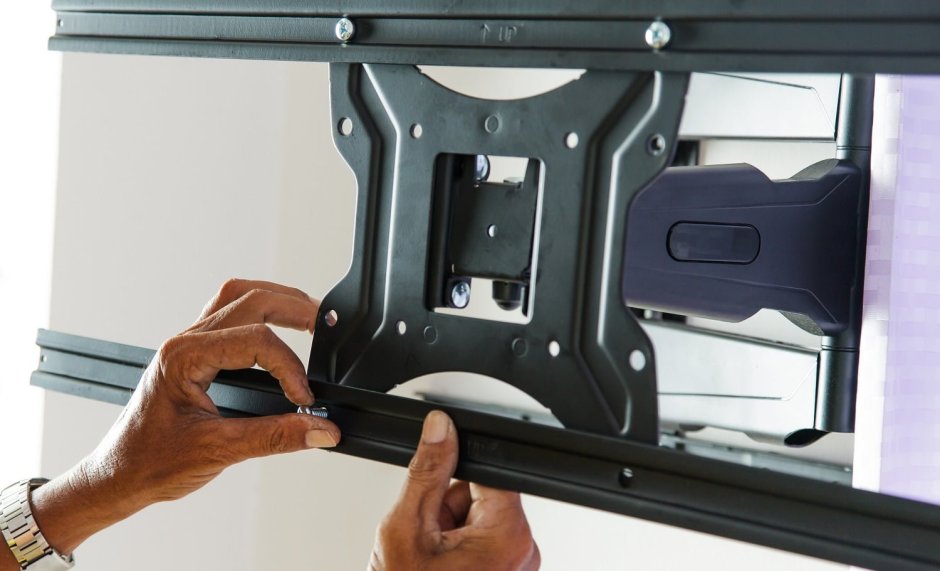 Телевизор в интерьере кухни