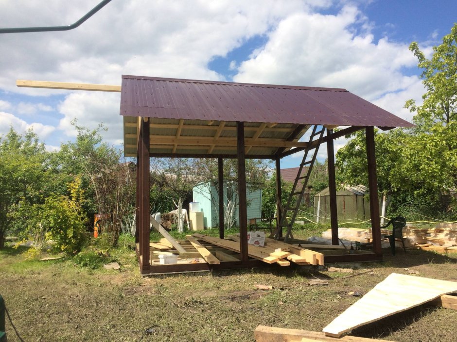 Простые беседки для дачи с мангалом