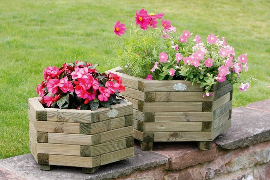 Клумба из брусочков