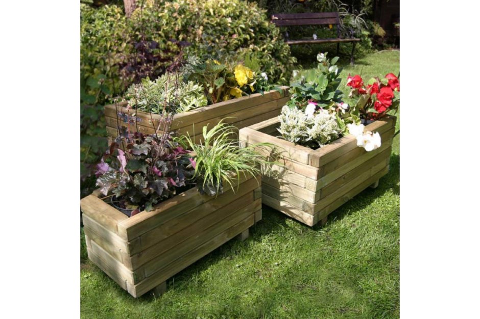 Клумбы из дерева для цветов