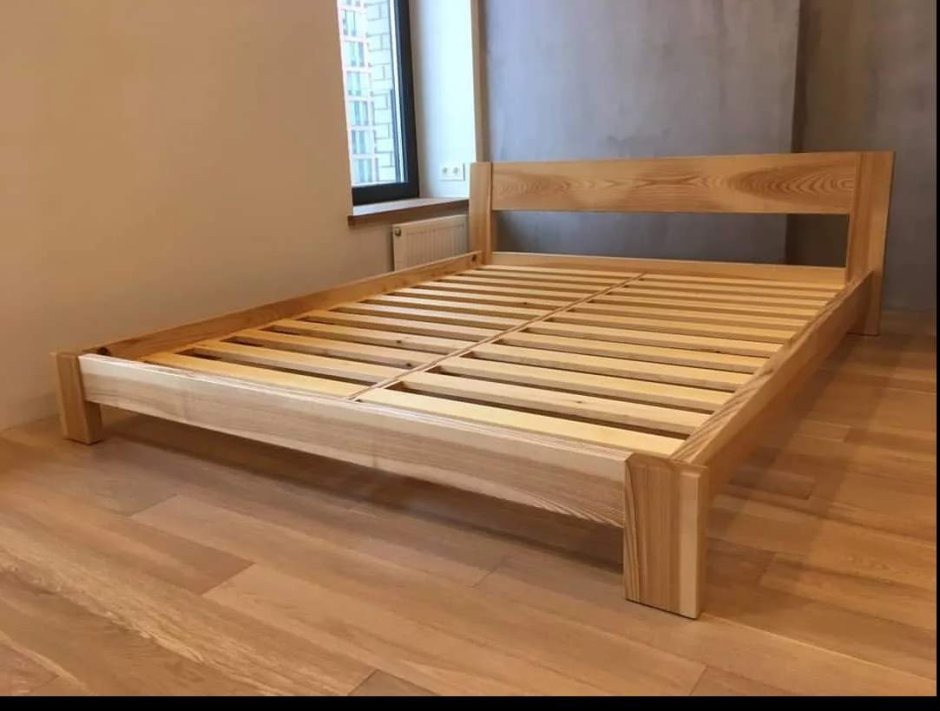 Деревянный каркас кровати