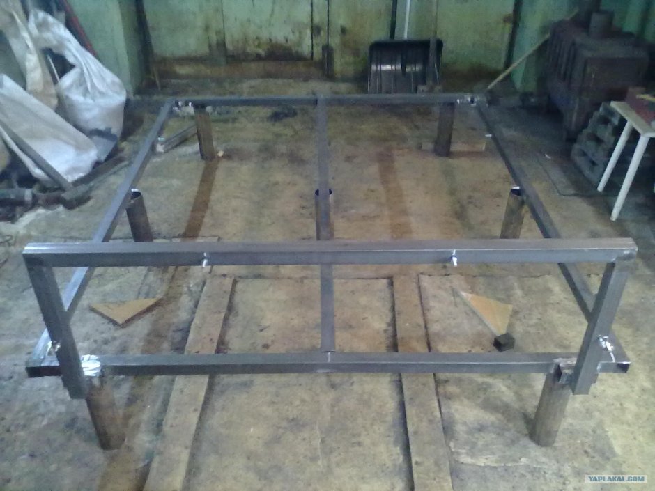 Сварка кровати из профильной трубы